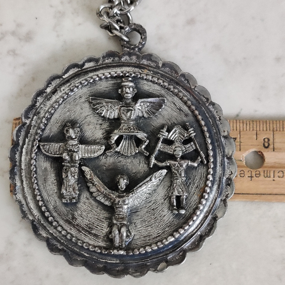 Vintage Native American Totem Pole Silver Metal Medallion Necklace - Picture 4 of 14